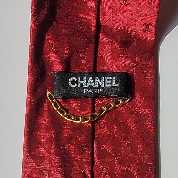 CHANEL Men's Vintage Tie 100% Silk Made in Italy red geometric pattern & CCs - Picture 2 of 6